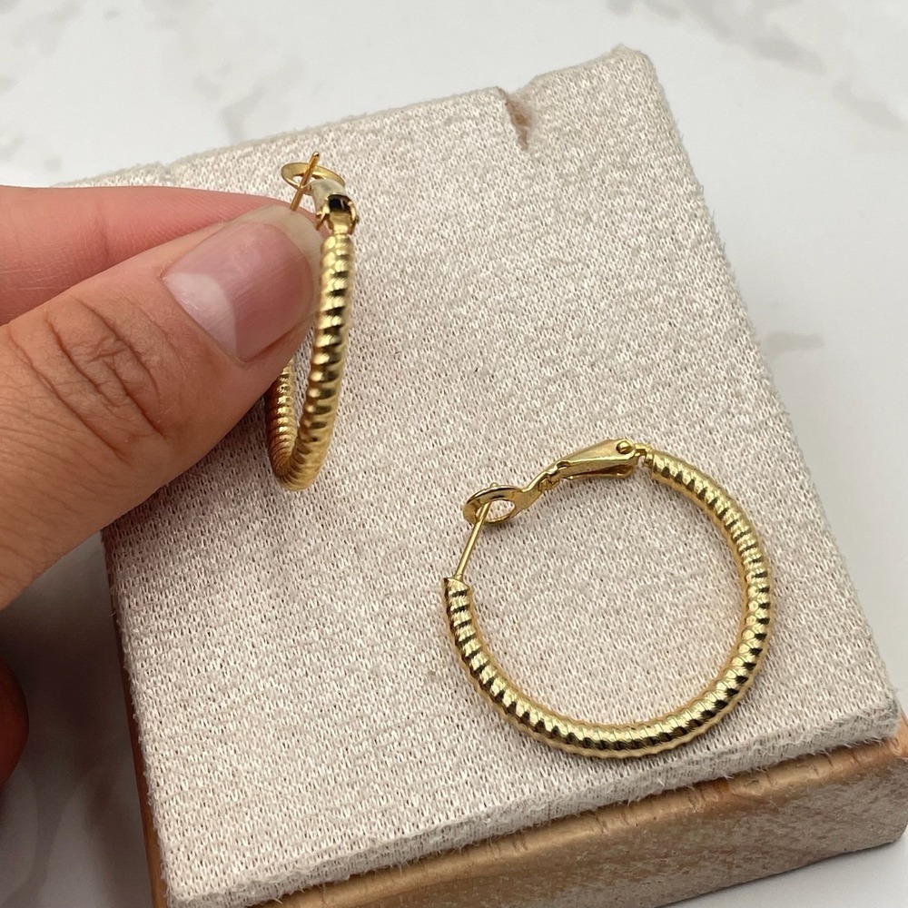 Vintage Gold Tone Rope Textured Hoop Earrings Small Leverback Modern Classic - Picture 12 of 13